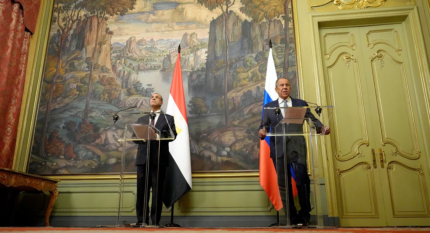 Egypt's Foreign Minister Badr Abdelatty (L) and Russian Foreign Minister Sergey Lavrov hold a press conference following their talks in Moscow, on September 16, 2024.