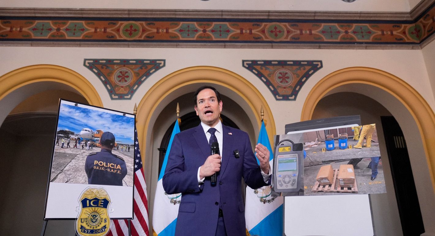 Rubio speaking in a hall