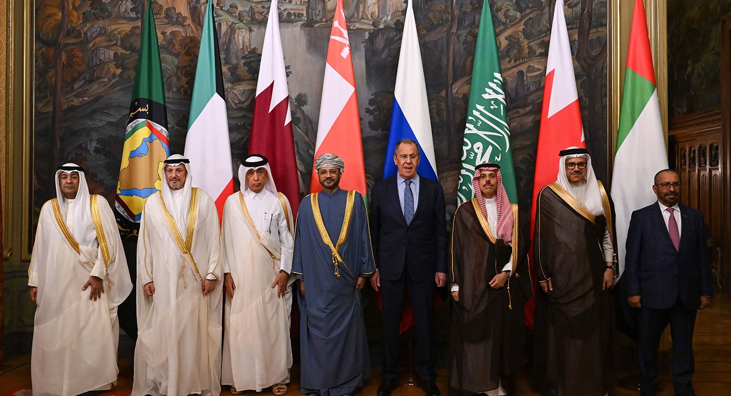 Russian Foreign Minister Sergei Lavrov (5L) poses for a family photo with representatives of the Gulf Cooperation Council (GCC) members states