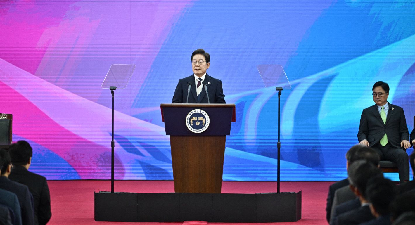 Lee speaking